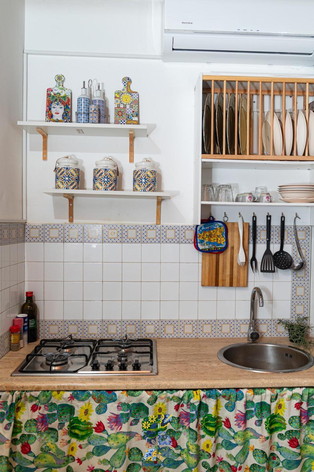 La Rocca Apartment Of Ballaro ปาแลร์โม ภายนอก รูปภาพ
